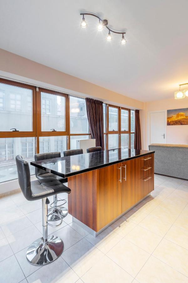 אתונה 2 Bedroom Renovated Apartment With A View מראה חיצוני תמונה