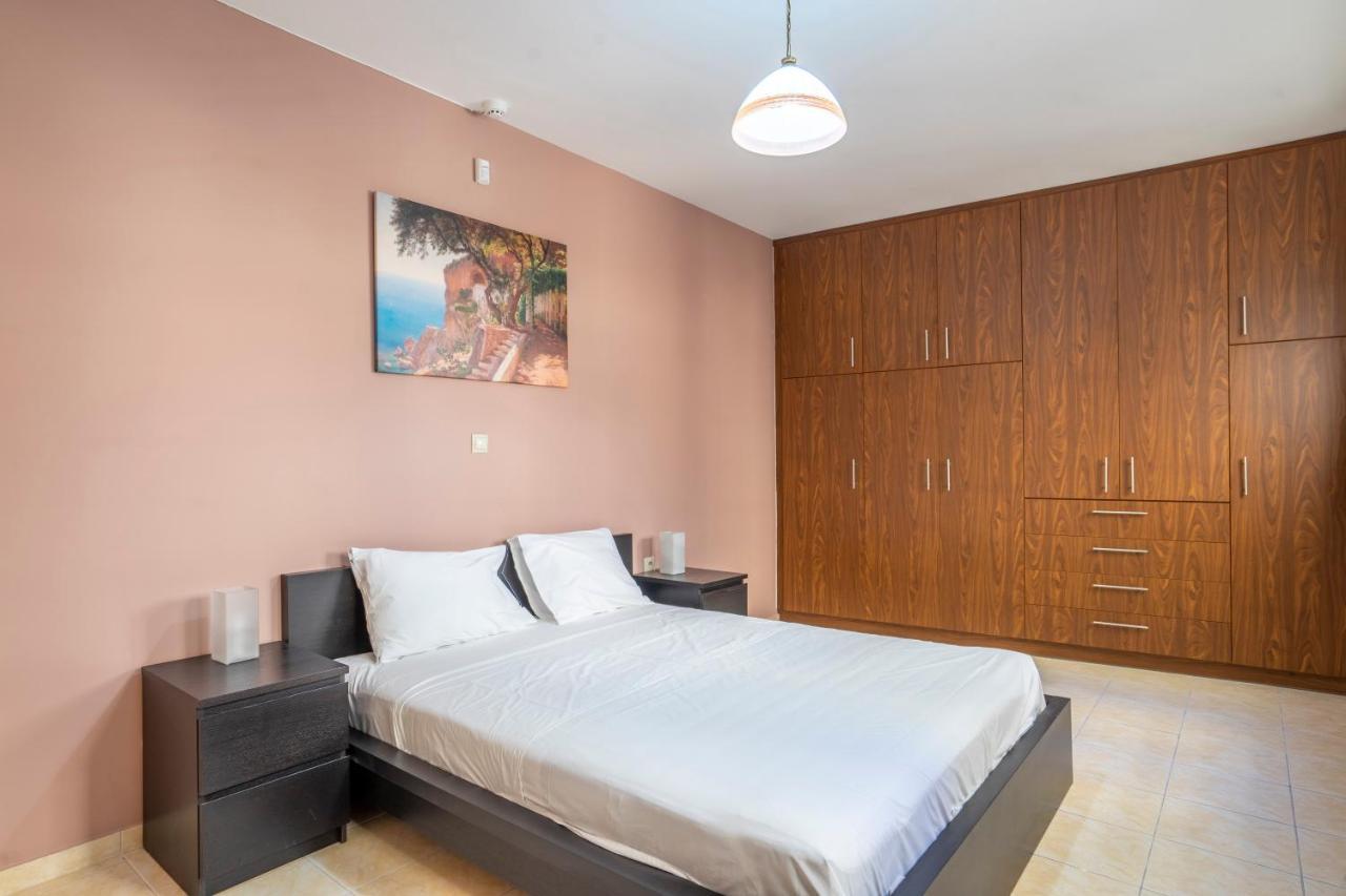 אתונה 2 Bedroom Renovated Apartment With A View מראה חיצוני תמונה